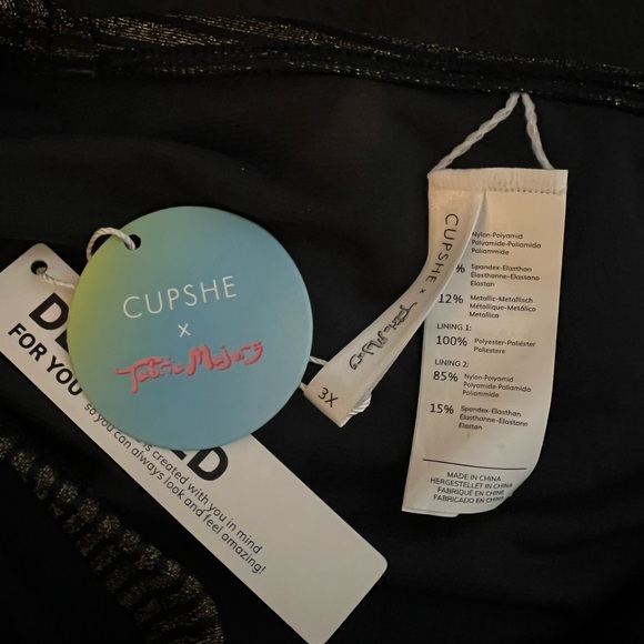 💕 NWT* Cupshe X Tabria Majors Love Metallic Plus Size Swimsuit Size 3X - Picture 3 of 6